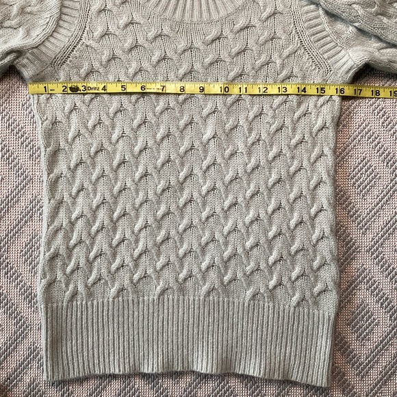 J.Crew Cable Crewneck Sweater Size XSmall - Picture 9 of 12